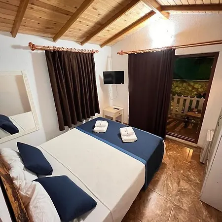 Ata Bungalow Bed & Breakfast *